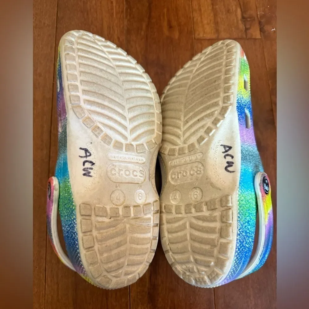 Crocs Women’s Colorful tie dye Clogs size 6
